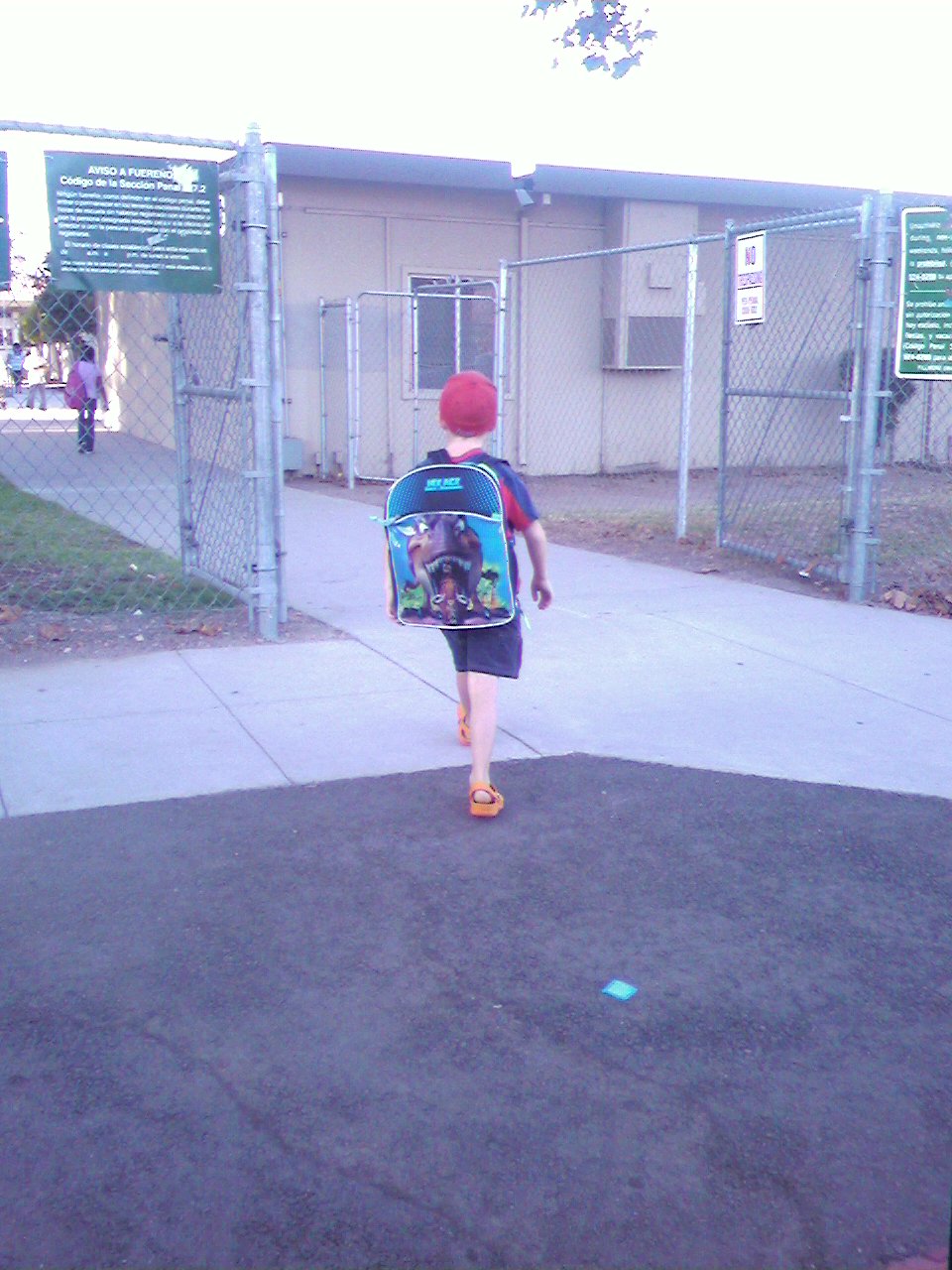 [0826090749-718102.jpg]