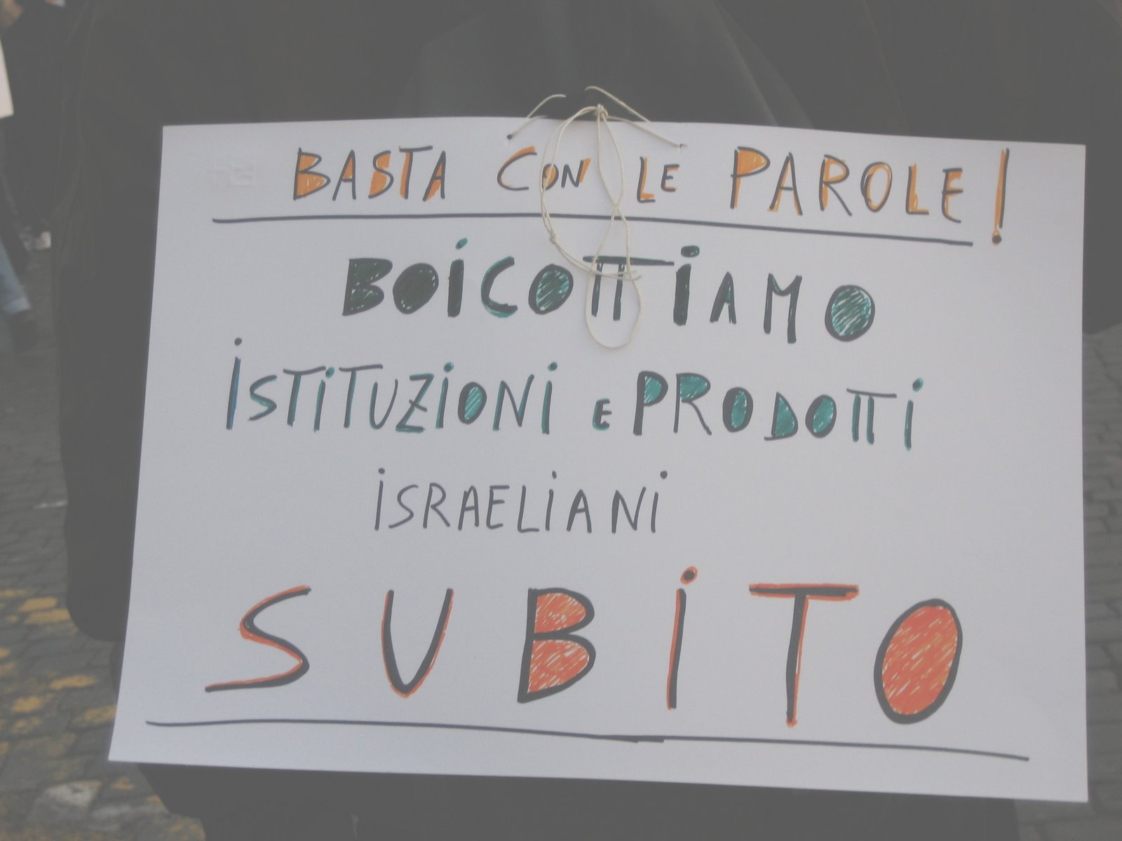 [2.Boicottiamo.JPG]