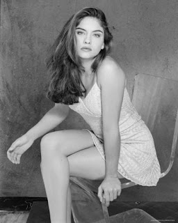 Jodi Lyn o'Keefe somehow she has that appeal that makes her sizzling