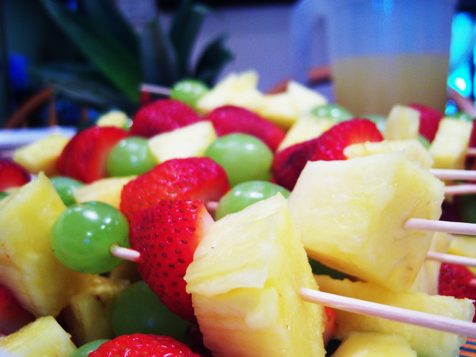 fruit shish kabobs! Shish kabobs, Kabobs, Food