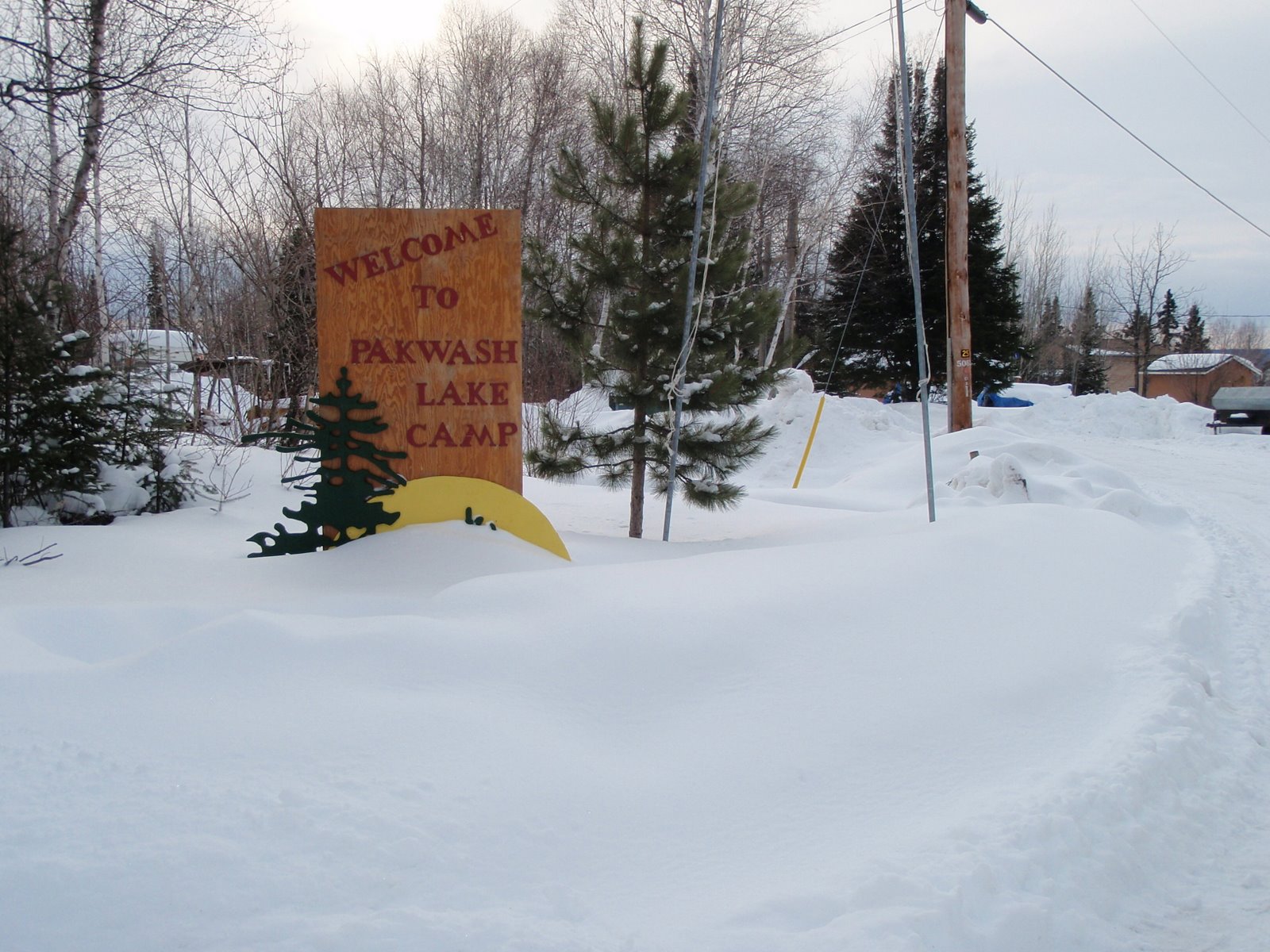 [2009+Ice+fishing+pakwash+lake+004.jpg]