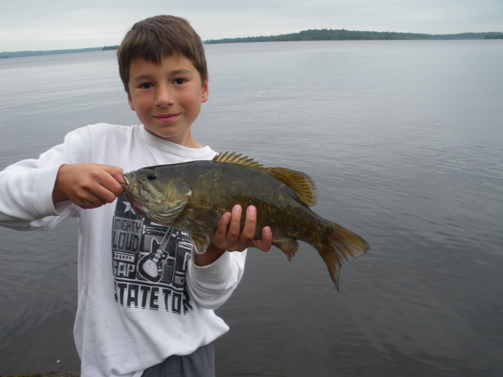 [Matthew's+Trophy+Bass.JPG]