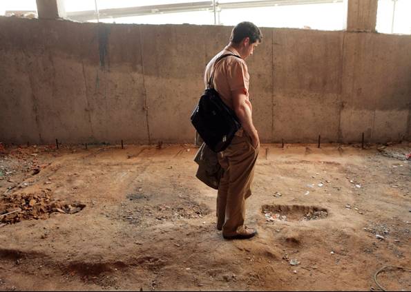 [0,,21437804-FMM,00.jpg]