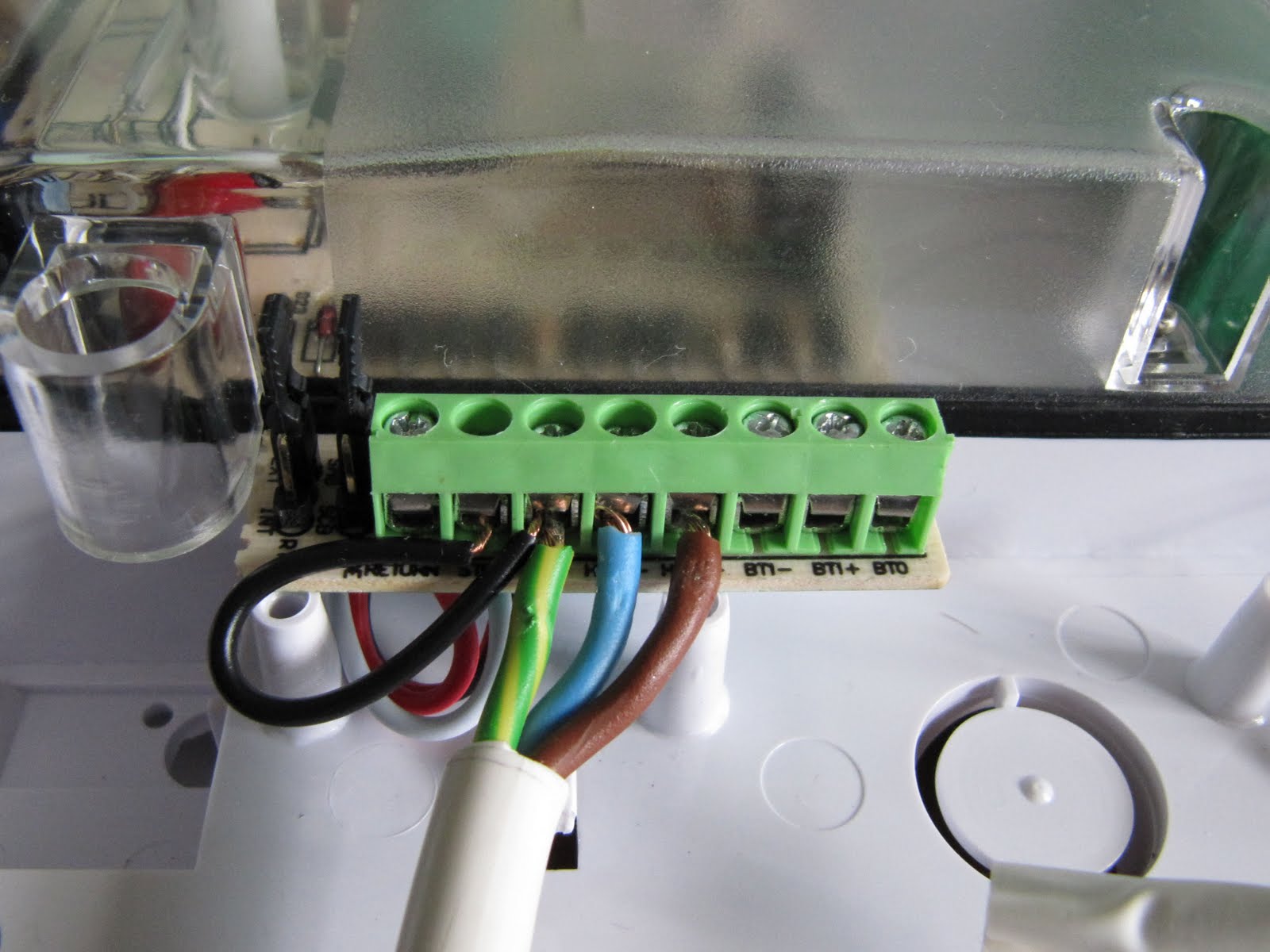 Alarm How to connect an external siren to AlertMe