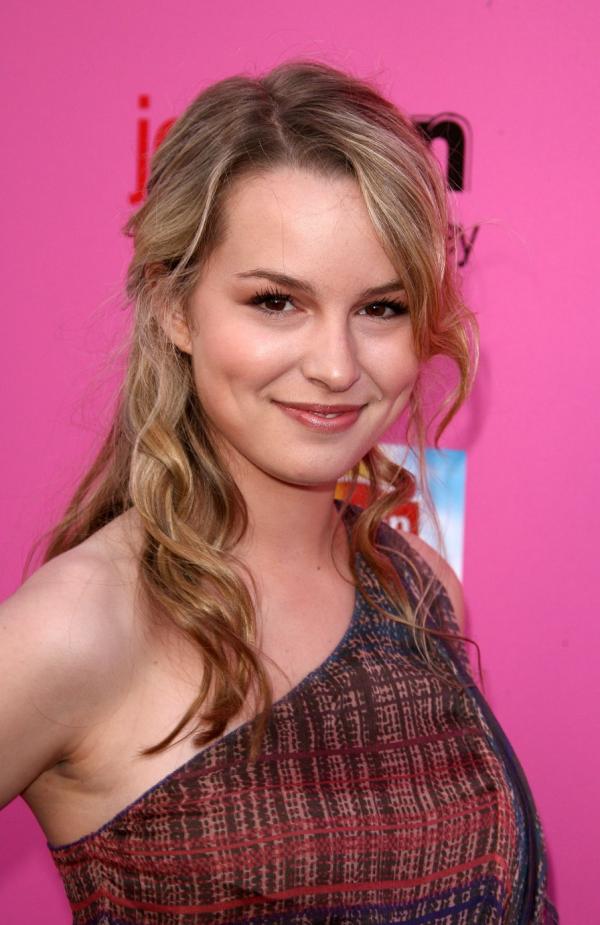 Katelyn Tarver and Bridgit Mend...