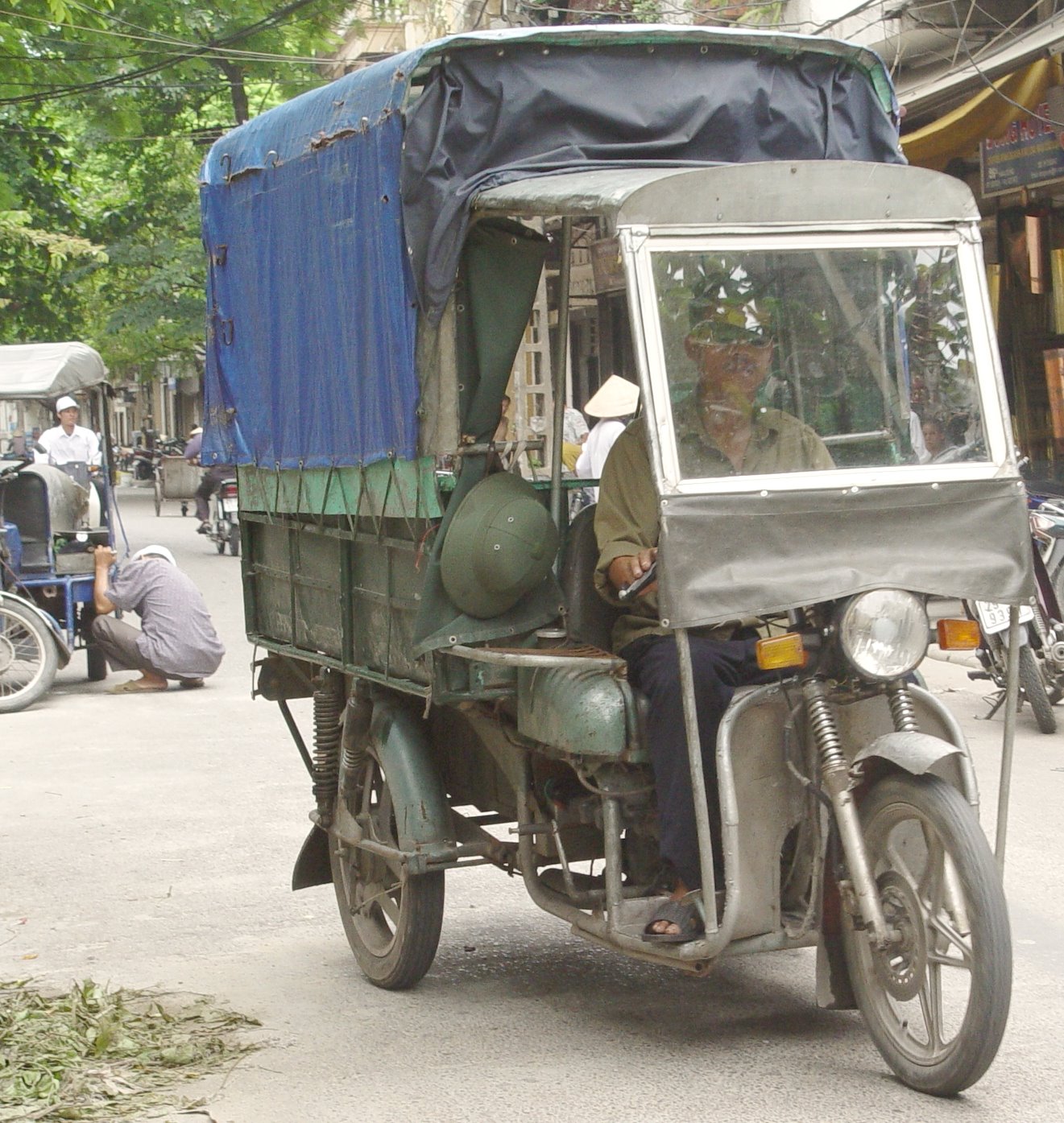 [Hanoi_Tuktuk.jpg]