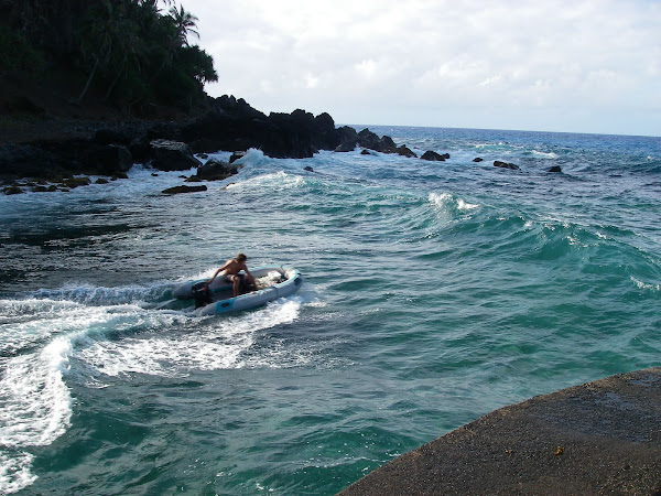 Using the Skiff off Pitcairn