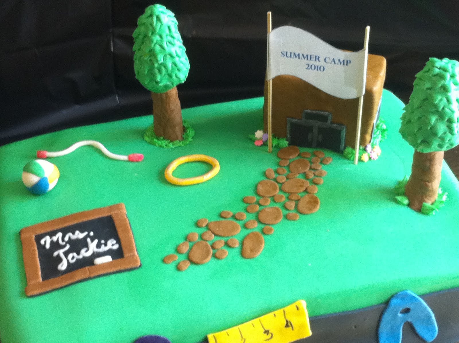 camp out cakes