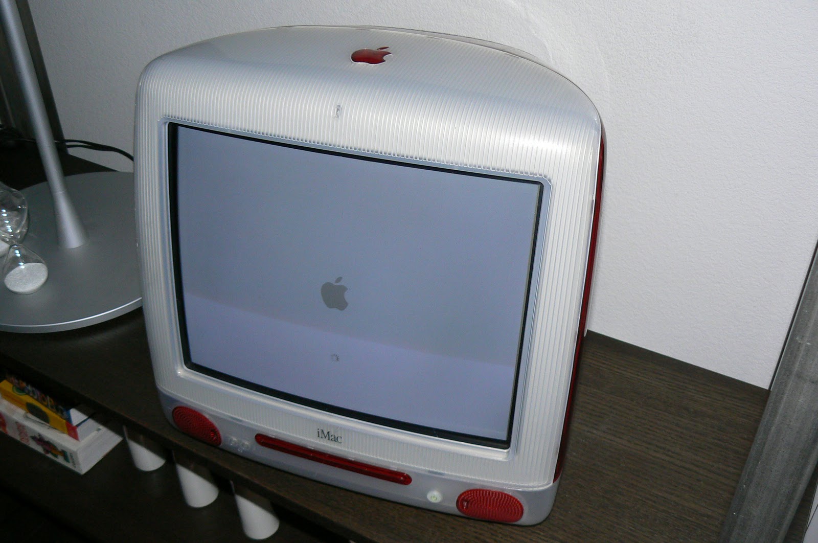Imac G3 Red