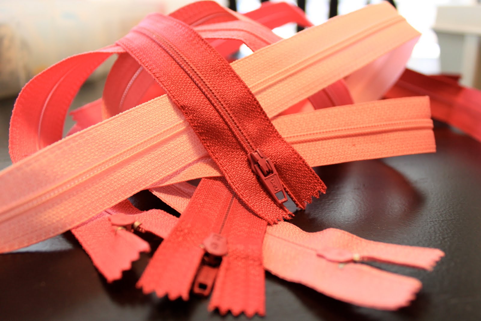 everywhere orange zipper bag tutorial