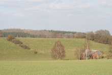 et dans ce village la maison...