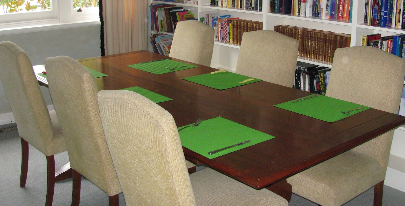 [dining+table.jpg]