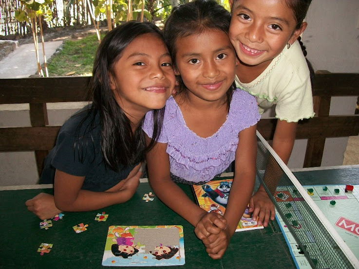 Three Niñas - Corazon Maya