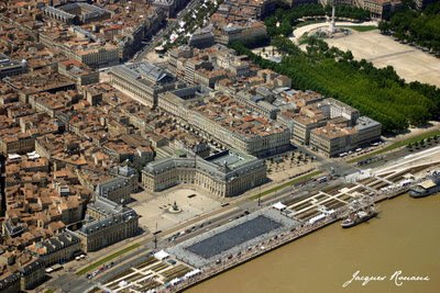 photo aérienne du Palais de la Bourse siège du tribunal de commerce