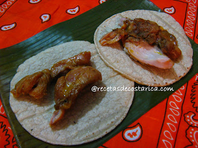 Cocina Costarricense: pollo sudado Pollo+hojas+pltn