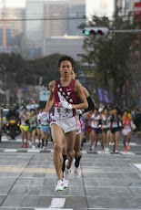 箱根駅伝：　早稲田の大迫（１年）、 <br>第１区をトップで突っ走る