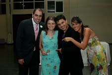 Cesar, Mimi, bebê, Carolzinha e Alexis  no casamento da Dani