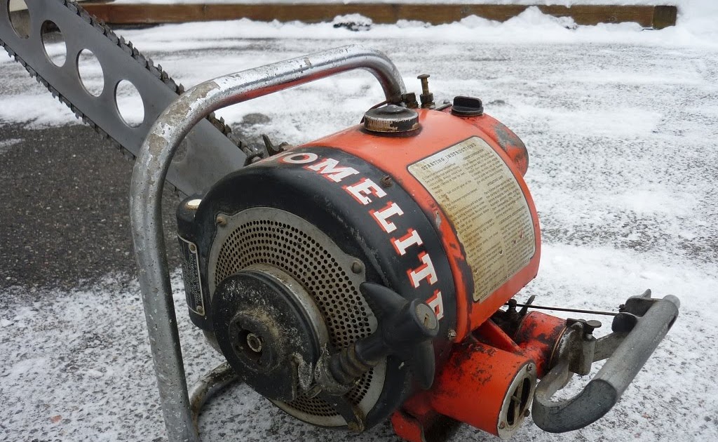 VINTAGE CHAINSAW COLLECTION: HOMELITE 20 MCS.