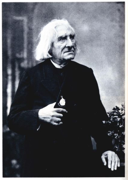 [425px-Franz_Liszt_photo.jpg]