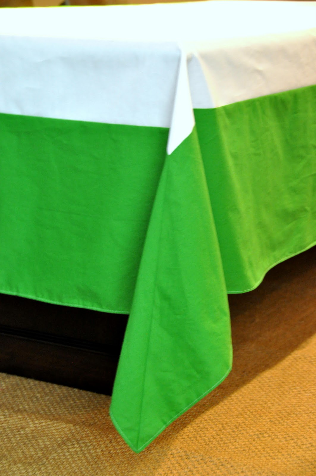 Aesthetic Nest Sewing Modern Farm Tablecloth (and Mitered Band Tutorial)