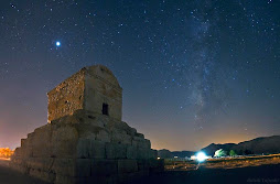 Cyrus Tomb at night