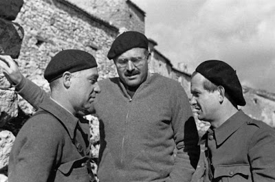 Ilya+Ehrenburg+and+Gustav+Regler+with+Hemingway,+1937.jpg
