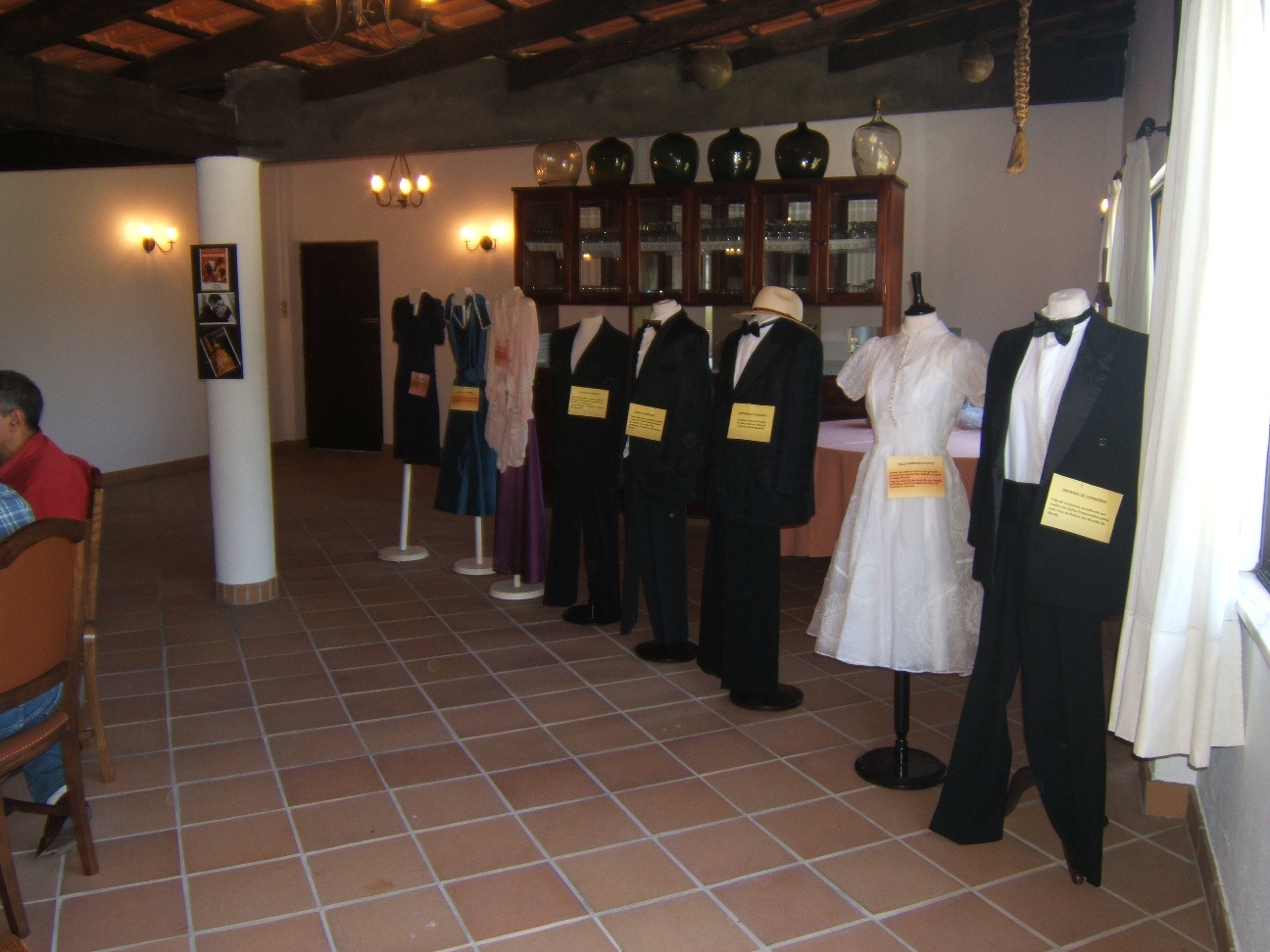 [trajes.jpg]