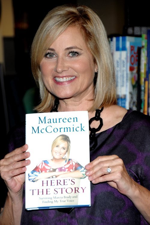 [maureen-mccormick-marcia-brady-book.bmp]