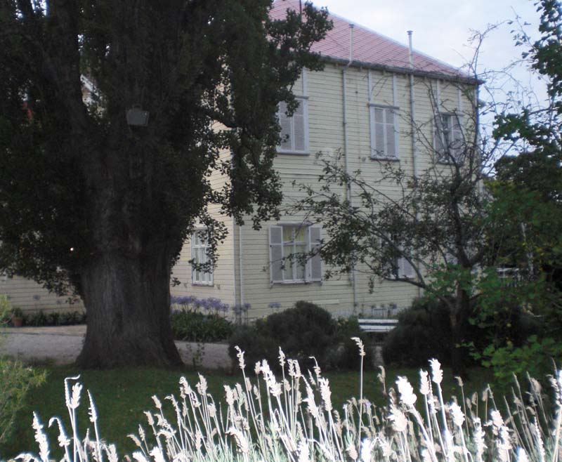 [villa+victoria.jpg]