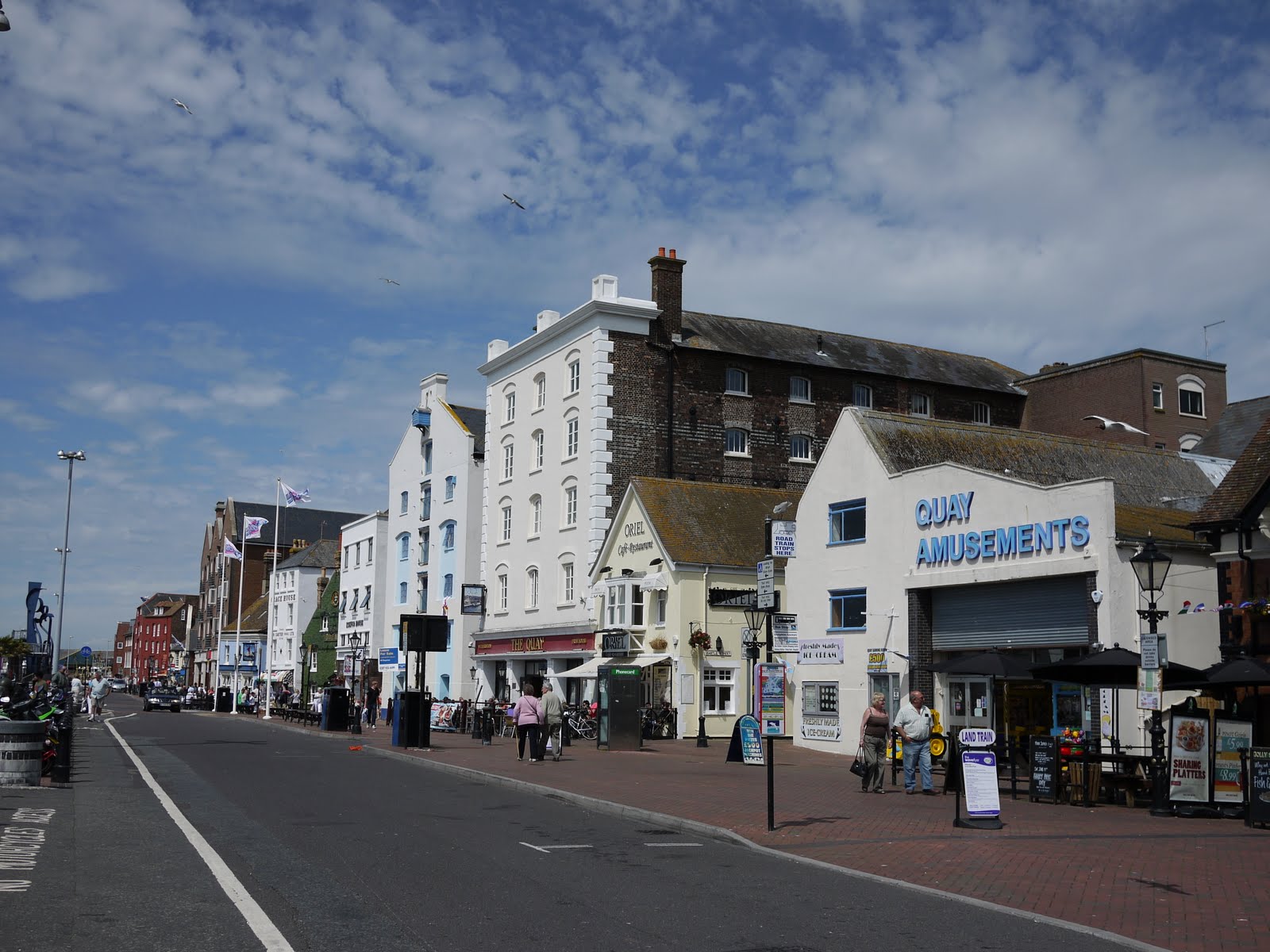 Walking in the country Poole Quay to Sandbanks