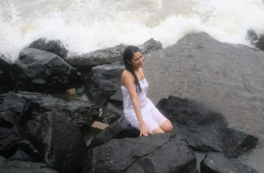 [Anjali-Pandey-wet-and-sexy-in-white-9.jpg]