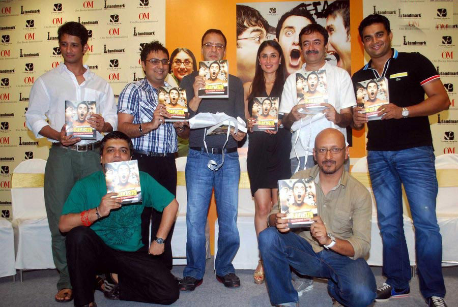 [Actress-hot-Kareena-Kapoor-3-Idiots-Scrap-Book-Launch-123bolly-com-9.jpg]