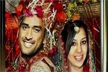 [dhoni-marriage-reception-photos-123bolly-com-33.jpg]