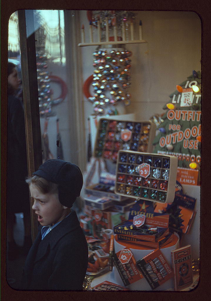 [christmas+window+1941]