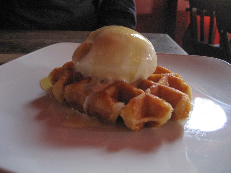 [20091108-kingsarms-waff.JPG]