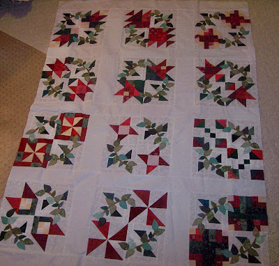 Red, Green and White Quilt Blocks, Book Eight of The Quilt Ladies Book Collection