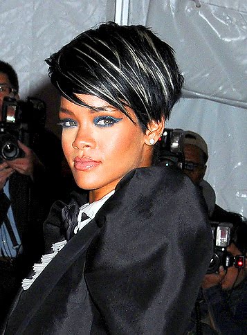 rihanna short hair. Rihanna Short Haircuts 2010