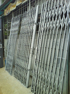 folding gate,rolling door,baja ringan,konstruksi besi,welding art