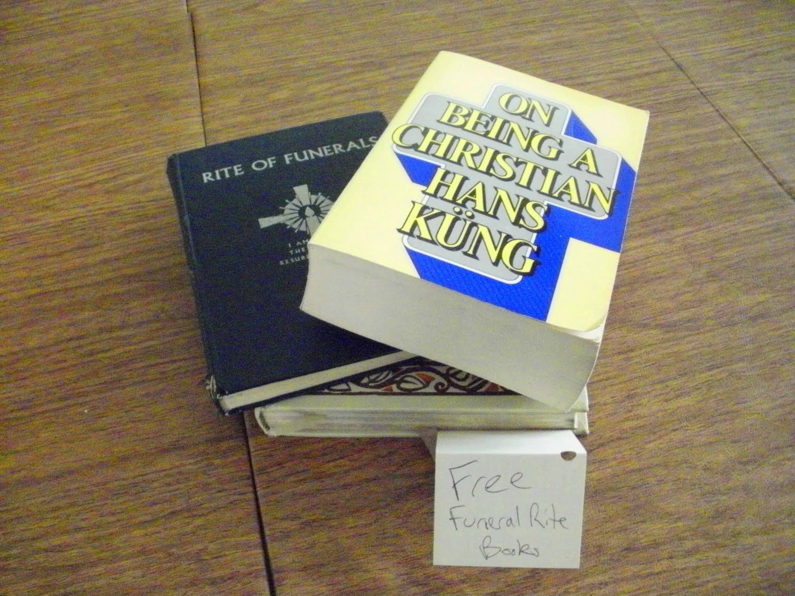http://3.bp.blogspot.com/_57MFmfLUVL8/TETIuIoUTMI/AAAAAAAABOs/qZtlAoKr2oQ/s1600/Free%2BFuneral%2BRite%2BBooks.jpg