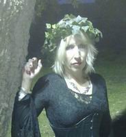 [Resize+of+cropped+gothy.jpg]