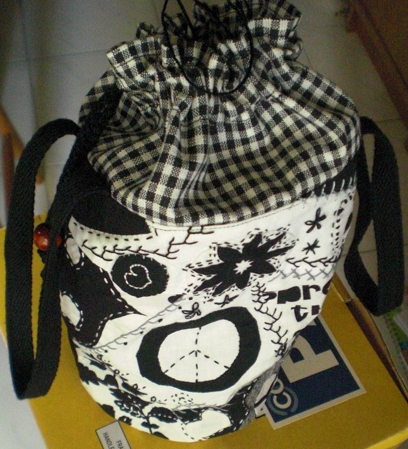 [crazy+patchwork+drawstring+bag.JPG]