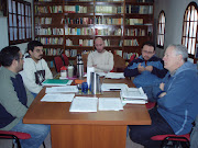 Los magisteriantes con P. Pablo en el encuentro de agosto.