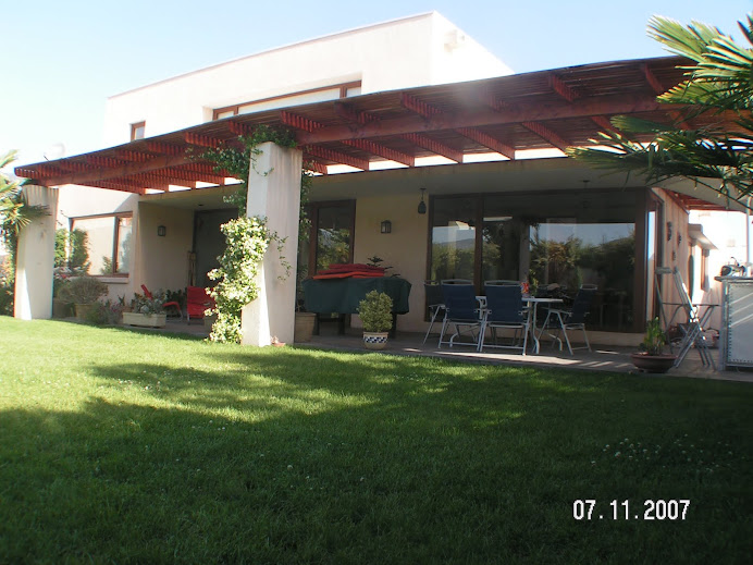 PERGOLA 9,00 MRTROS CON PILARE DE CEMENTO