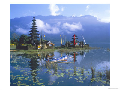 [486599~Ulun-Danu-Temple-Beratan-Lake-Bedugul-Bali-Posters.jpg]