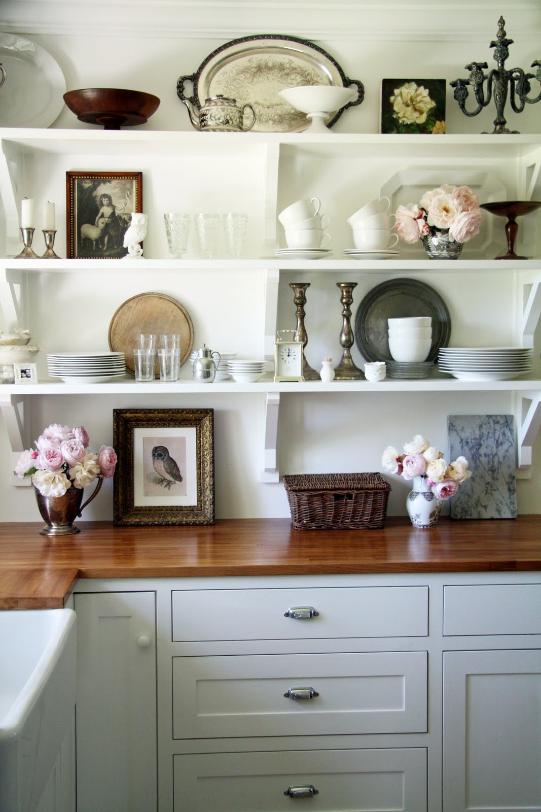 Friday Favorites: Stylish Kitchen Shelf Decor