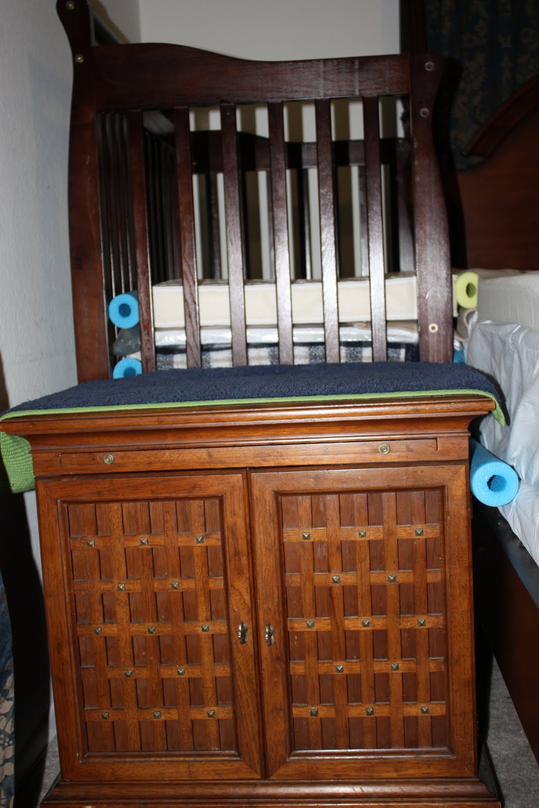 Our Rily Sily Family Sidecar crib to our bed (how we did it