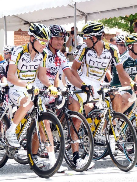 Gambar Orang Berbasikal