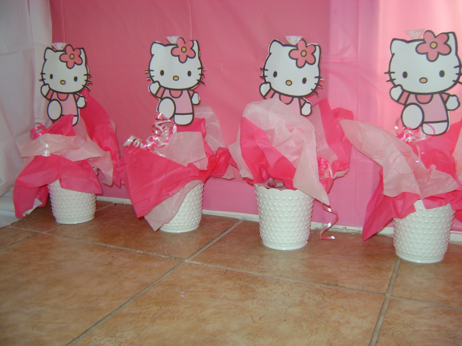 Handmade Hello Kitty Center Table Decorations Photograph H