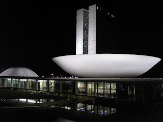 http://3.bp.blogspot.com/_5jnXBLAeF-M/SgOshLsJ9NI/AAAAAAAABSU/PdRcBaSvDPA/s320/Senado+Brasilia.jpg