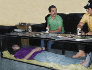 [dead+wife+in+coffee+table.jpg]